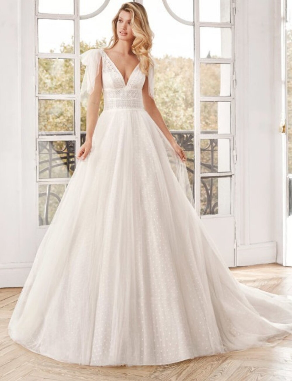 Romantic Aire Barcelona Bridal Gown